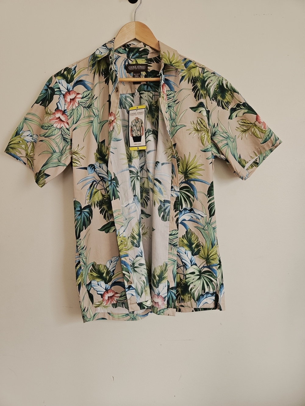Cooke Street Men’s Tan Tropical Floral Button-Down Shirt - Picture 12 of 14